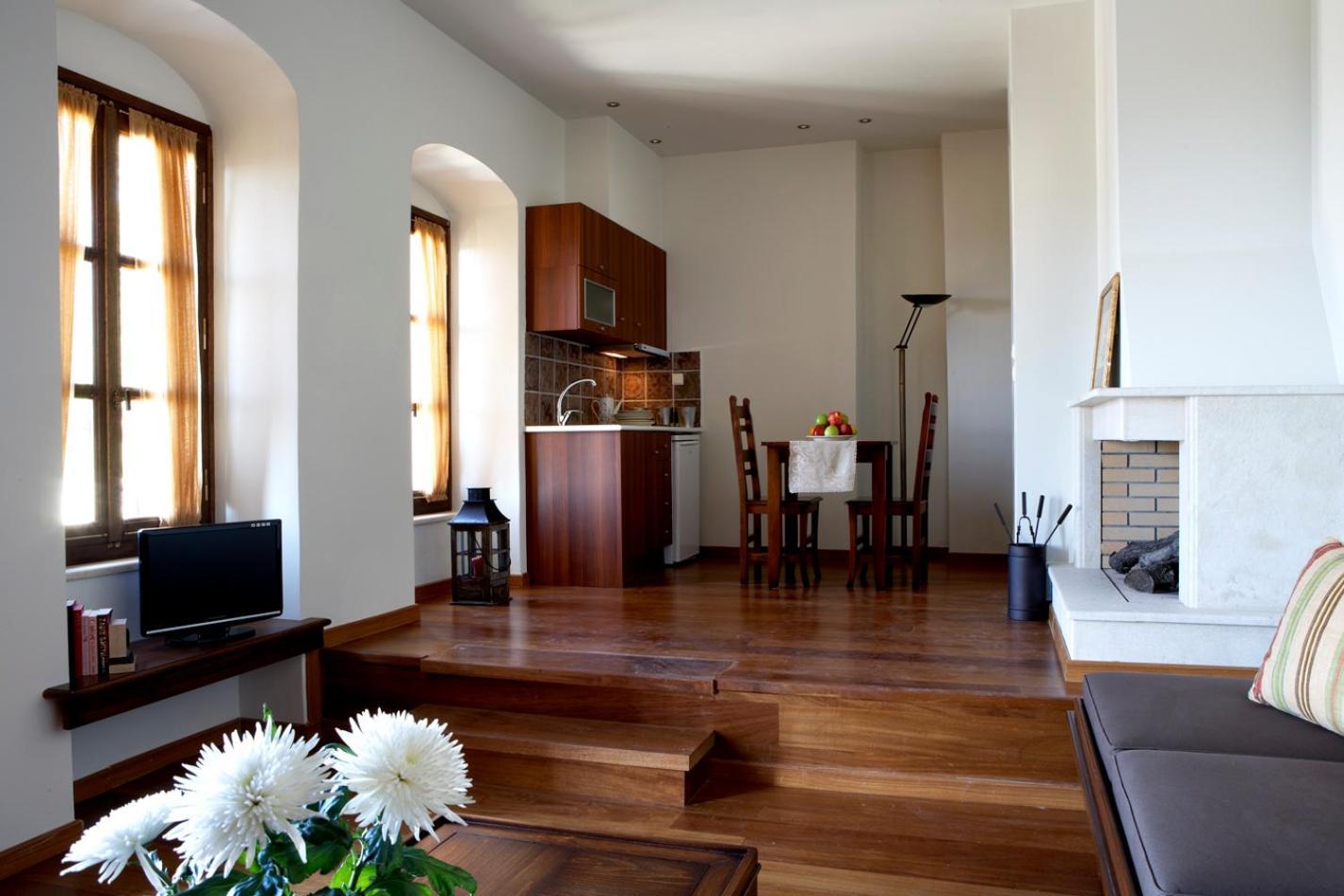 Ilakia Apart otel Tholon Dış mekan fotoğraf